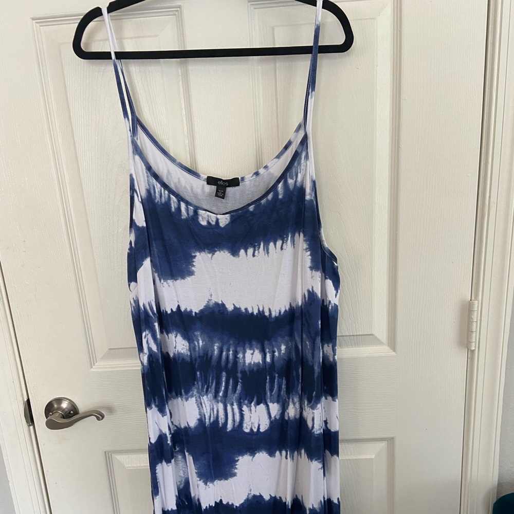 Sleeveless soft comfortable cute tie-dye summer dress.  Size 4x.